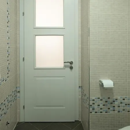 Appartement Coastal Apartment-pool-spa-parking *