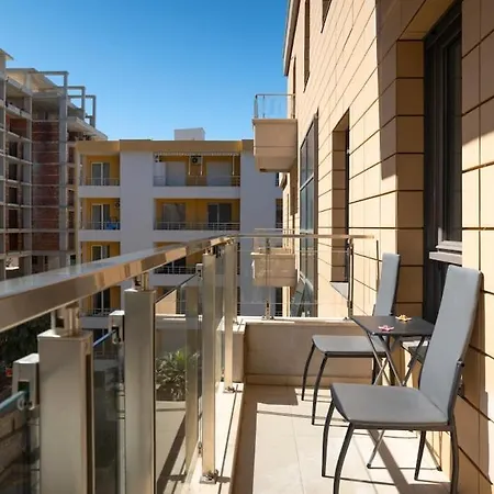 Coastal Apartment-pool-spa-parking Vlorë