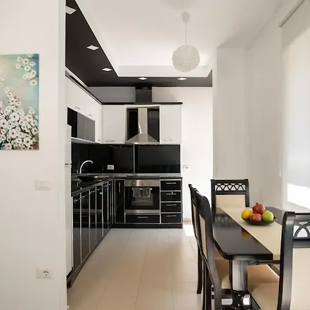 Coastal Apartment-pool-spa-parking Appartement Vlorë