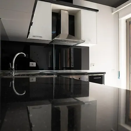 Coastal Apartment-pool-spa-parking
