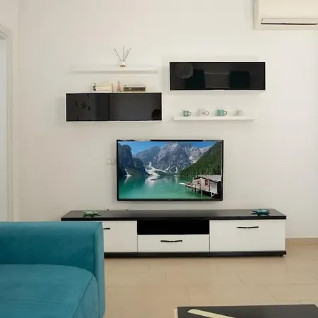 Coastal Apartment-pool-spa-parking Appartement Vlorë