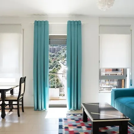 Coastal Apartment-pool-spa-parking *