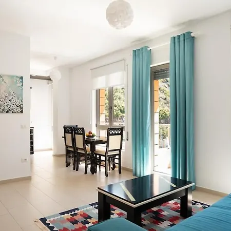 Coastal Apartment-pool-spa-parking *