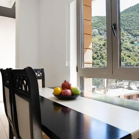 Coastal Apartment-pool-spa-parking * Vlorë