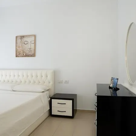 Coastal Apartment-pool-spa-parking Appartement